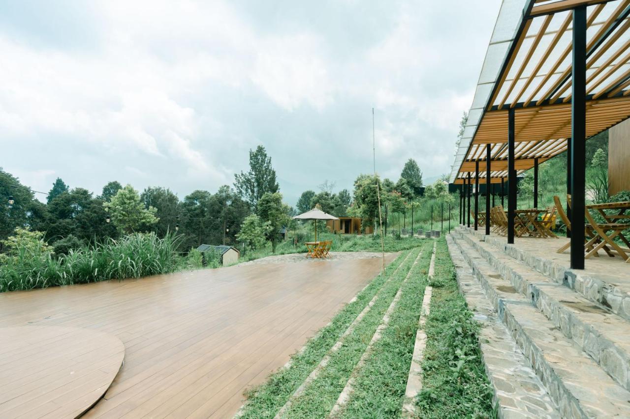 Bobocabin Gunung Mas, Puncak Tagalbato エクステリア 写真