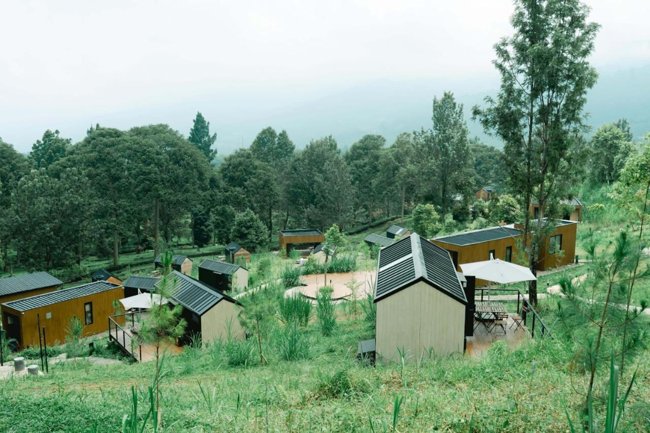 Bobocabin Gunung Mas, Puncak Tagalbato エクステリア 写真